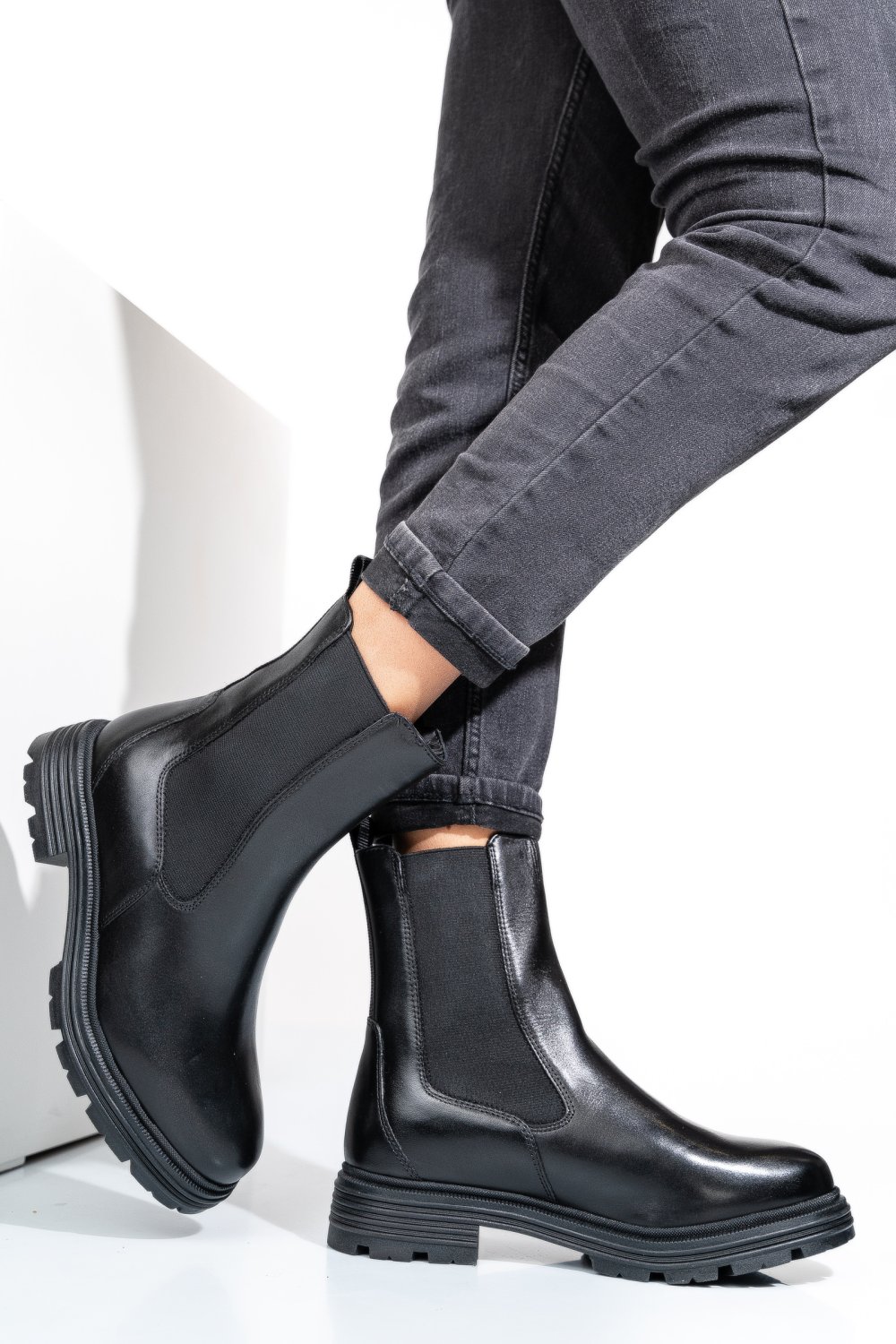 GHETE NEGRE PIELE NATURALA VB254202