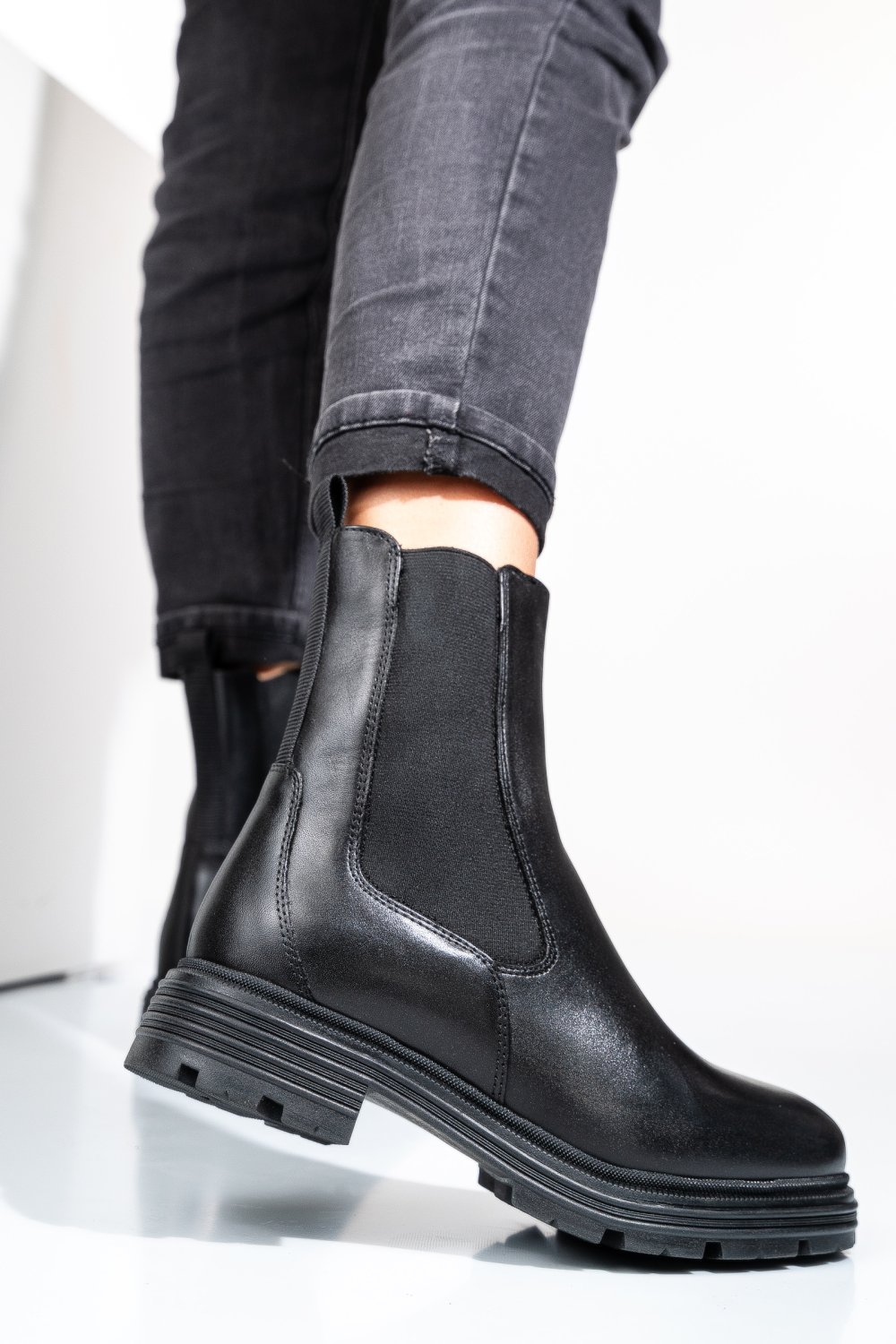 GHETE NEGRE PIELE NATURALA VB254202