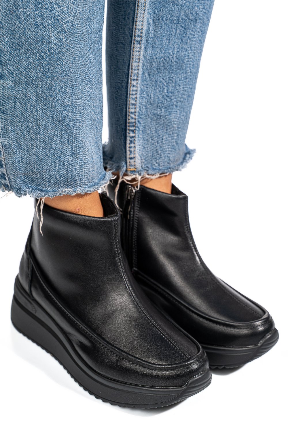 GHETE NEGRE PIELE NATURALA TSP3084