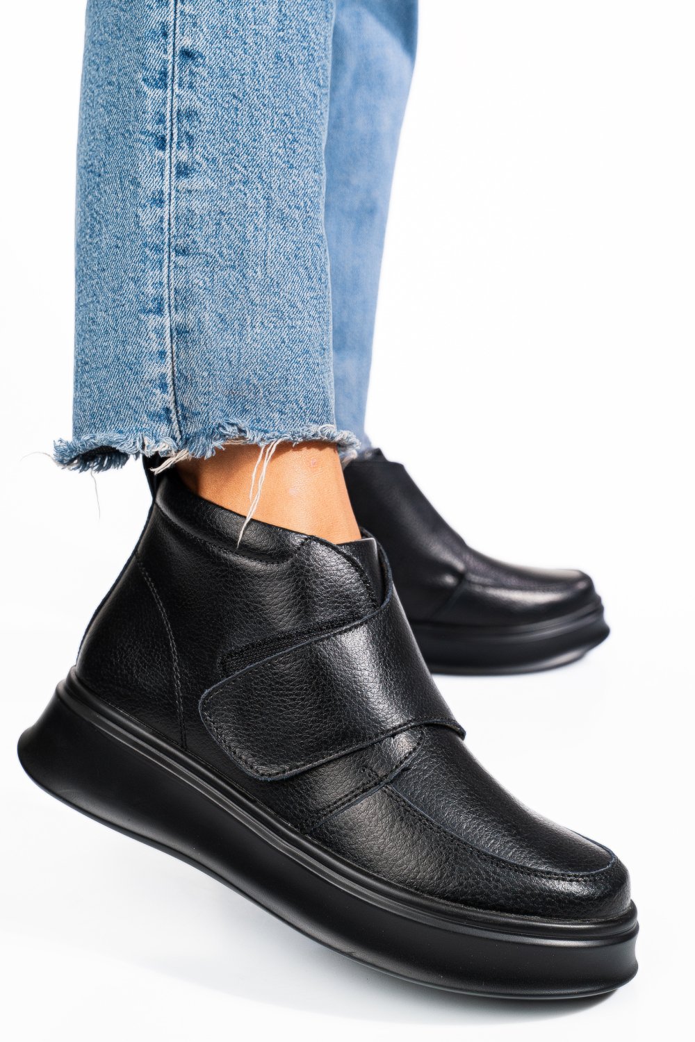 GHETE NEGRE PIELE NATURALA TSP3085