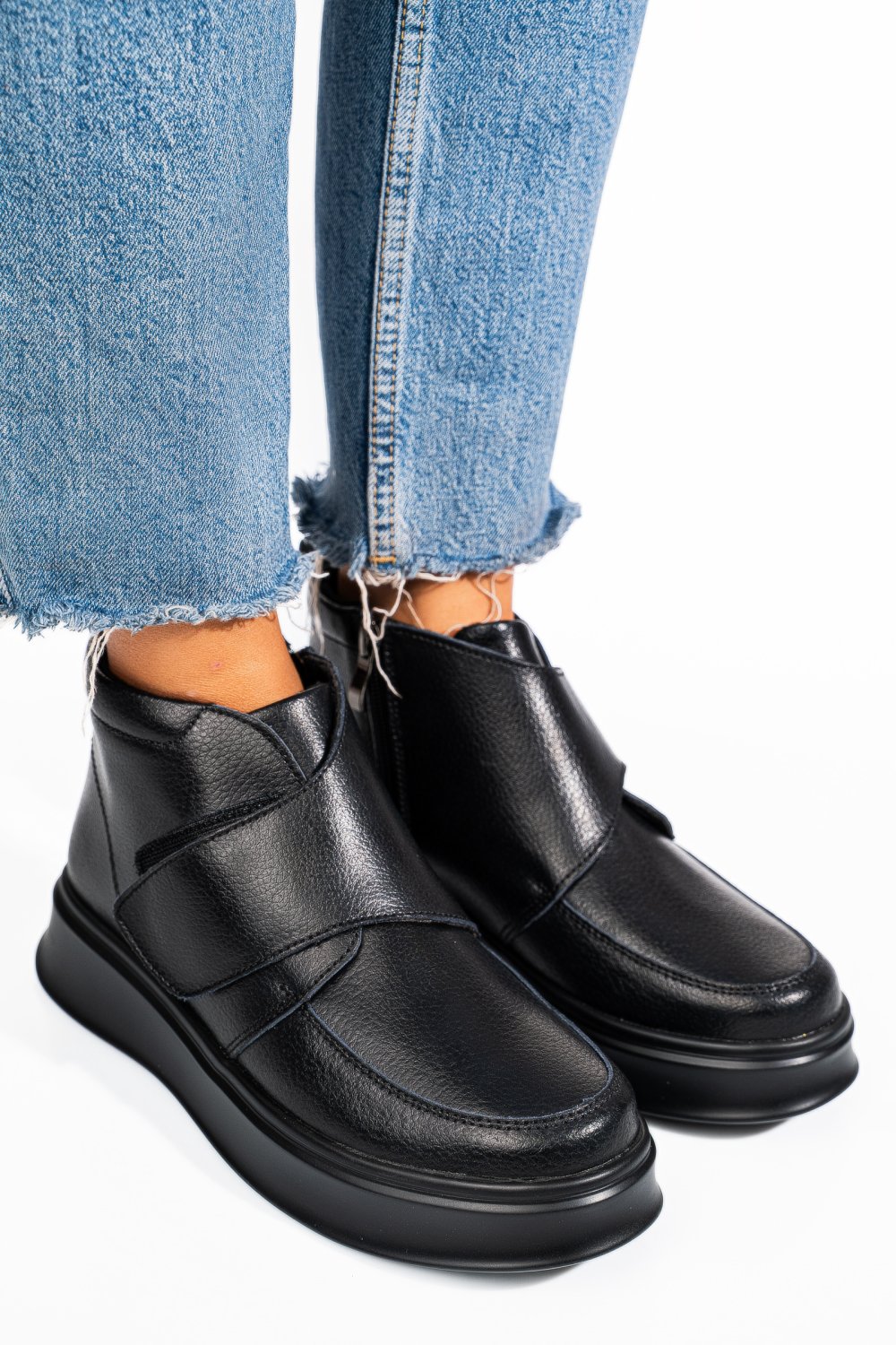 GHETE NEGRE PIELE NATURALA TSP3085