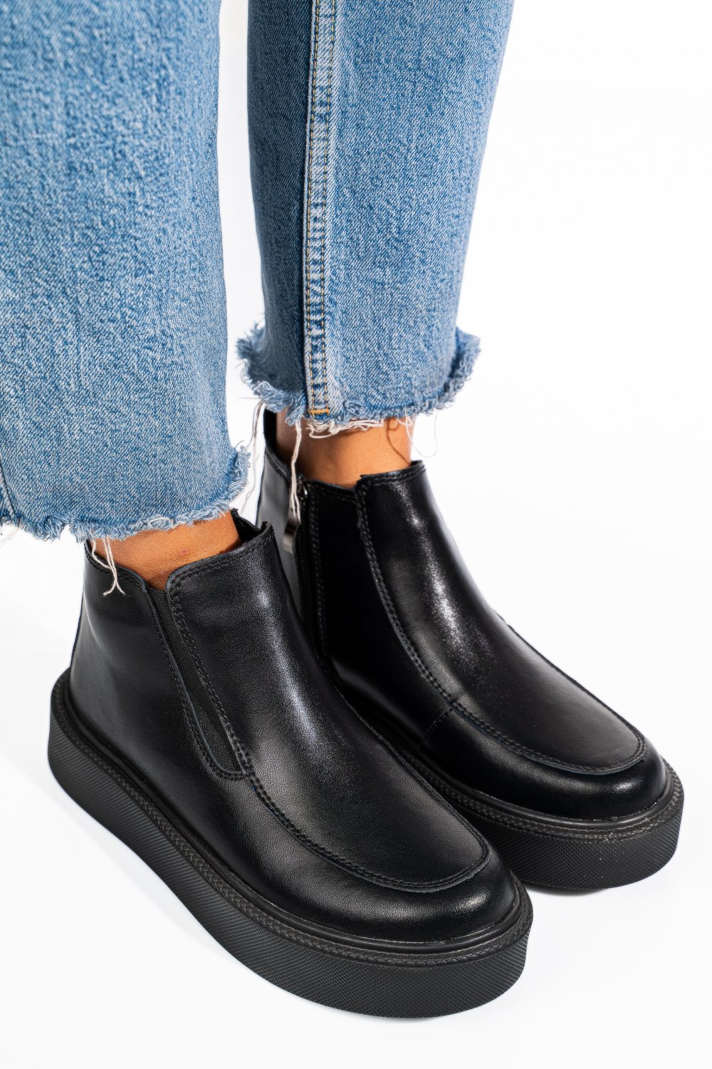 GHETE NEGRE PIELE NATURALA TSP3086