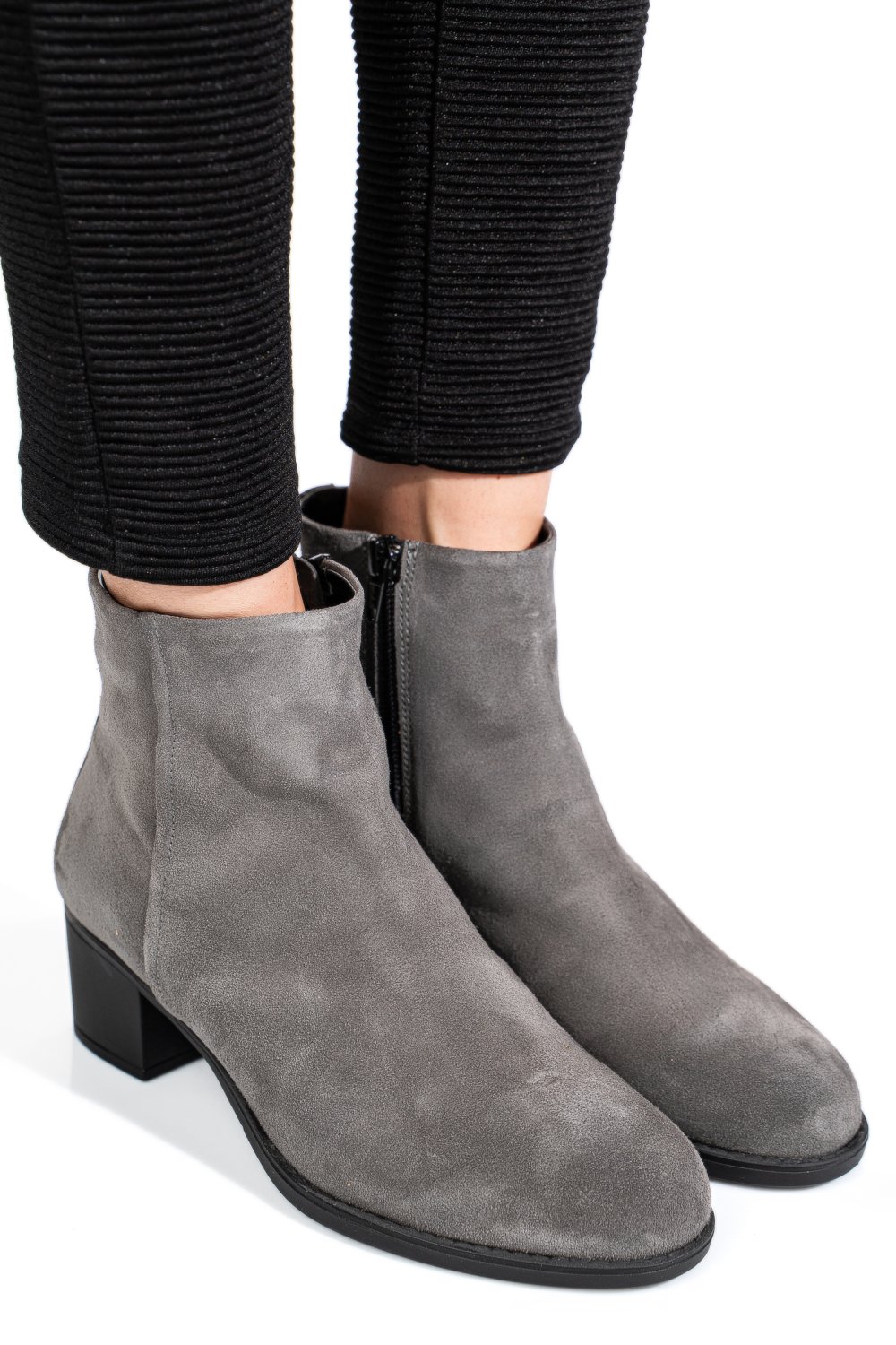 BOTINE GRI PIELE NATURALA INTOARSA 3S77871