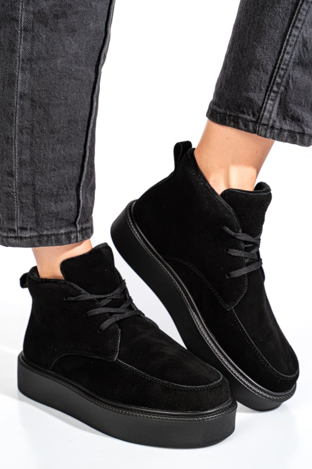 GHETE NEGRE PIELE NATURALA INTOARSA APCW20231