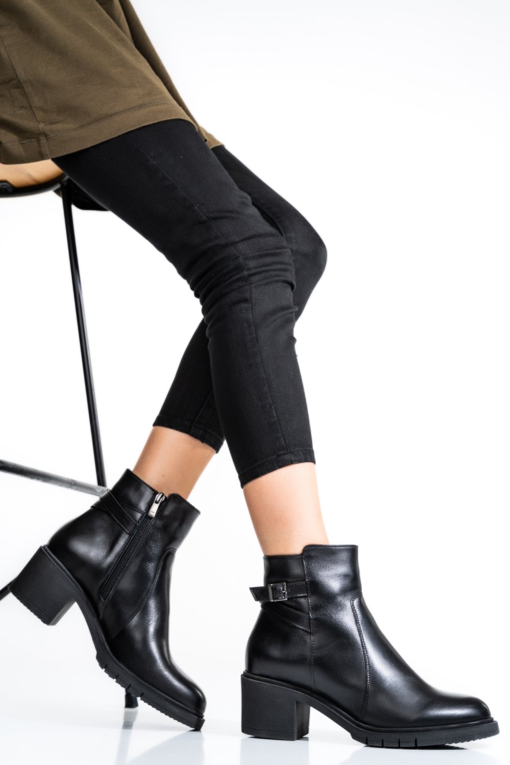 BOTINE FEMEI PIELE NATURALA NEGRE 4S7726