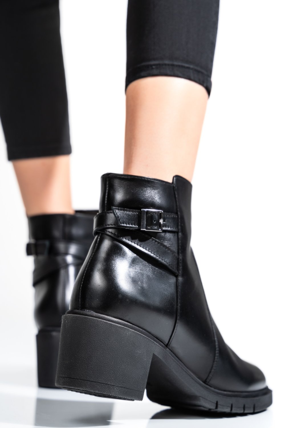 BOTINE FEMEI PIELE NATURALA NEGRE 4S7726