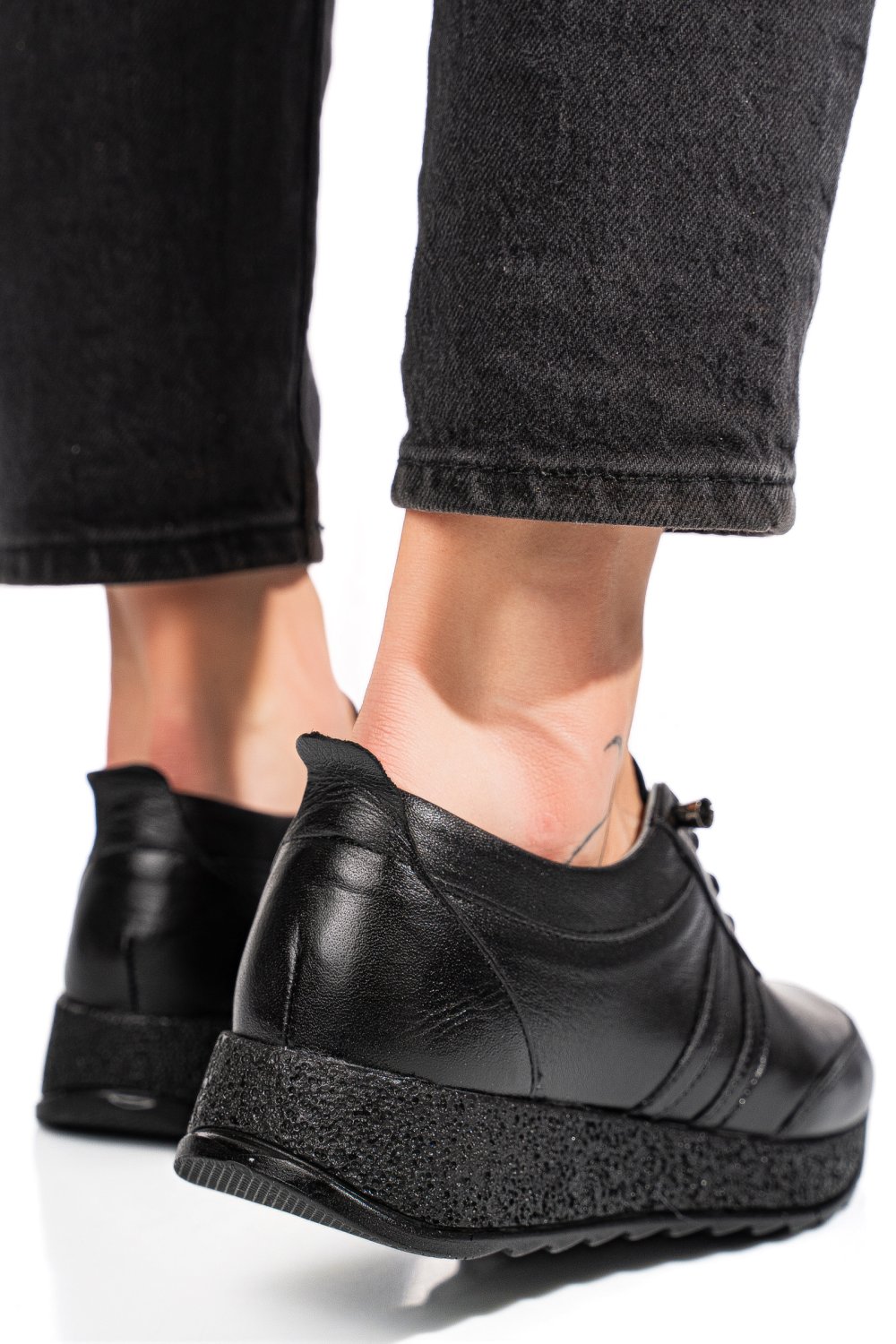 PANTOFI SPORT NEGRI PIELE NATURALA 4PC003