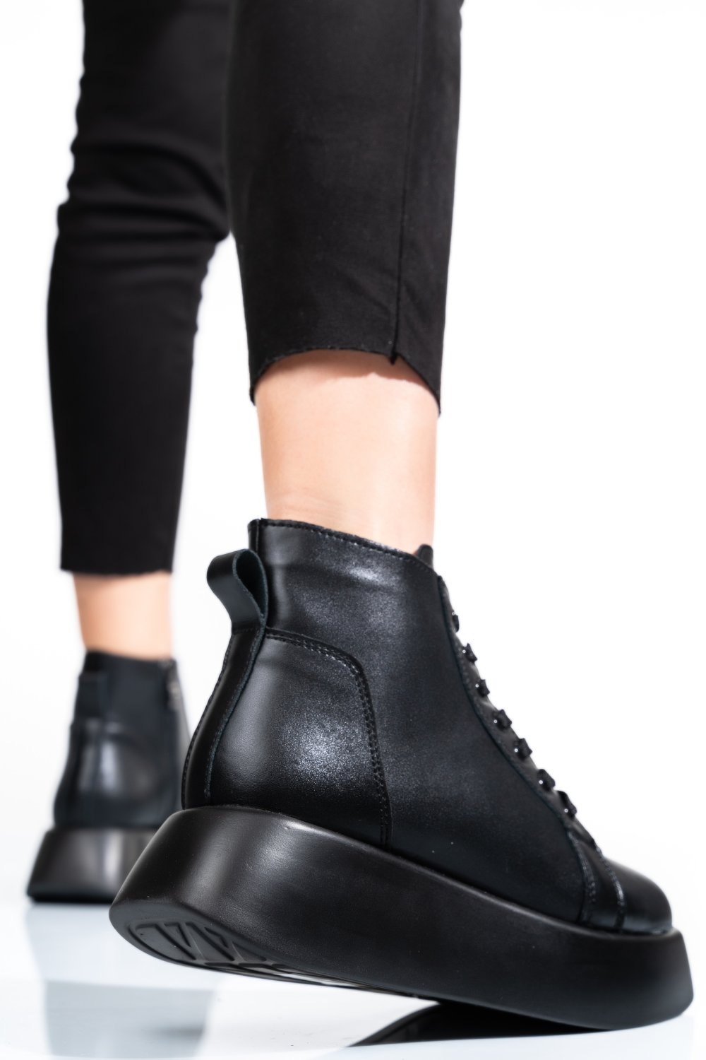 GHETE NEGRE PIELE NATURALA TSP5101