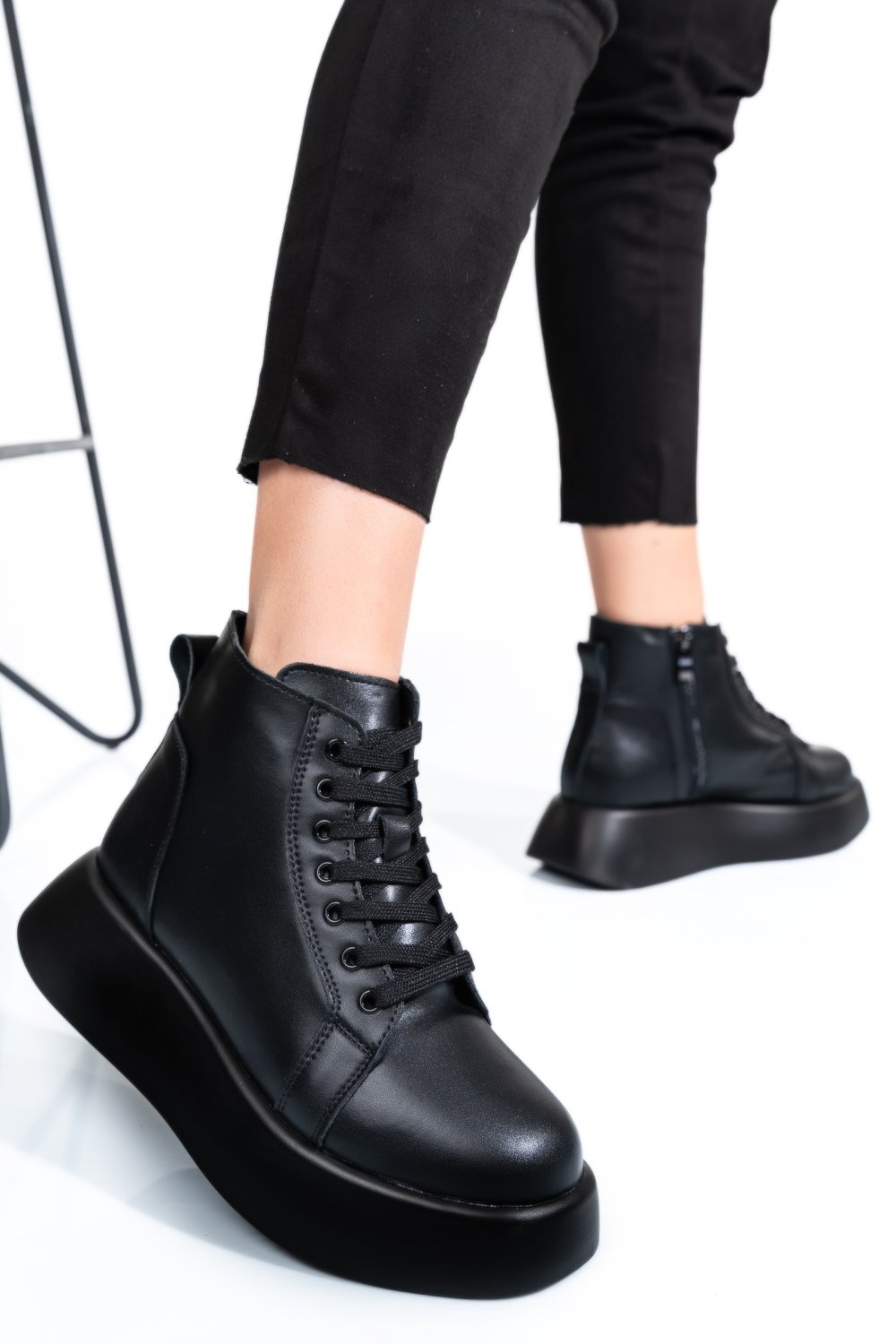 GHETE NEGRE PIELE NATURALA TSP5101