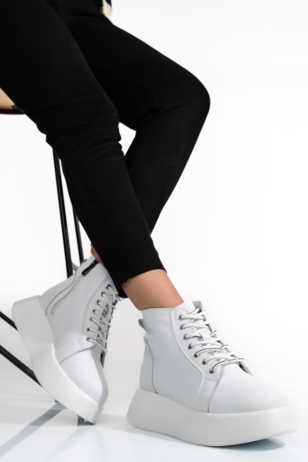 GHETE ALBE PIELE NATURALA TSP5101