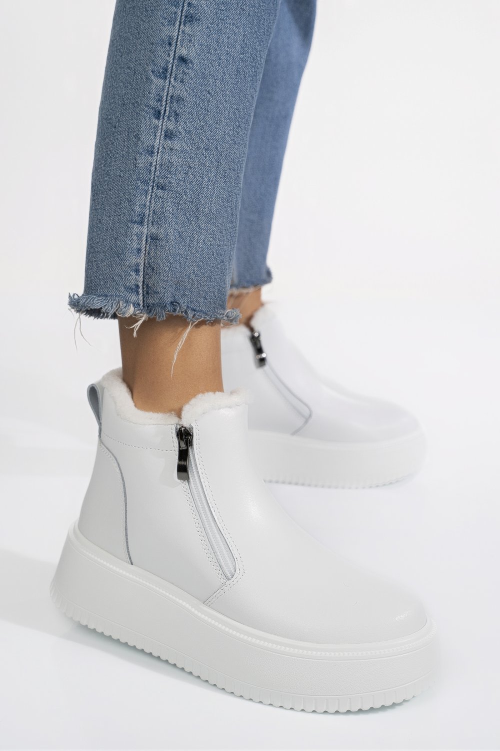 GHETE ALBE PIELE NATURALA TSP7008